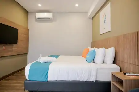 RedDoorz Premium near CBD Puri Indah - 40