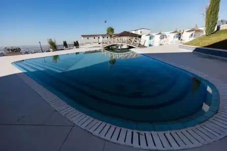 Chateau Linza Resort - 18