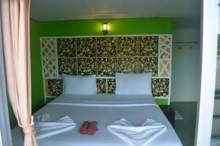 Phi Phi Beach Front Resort - 32