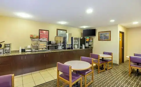 Americas Best Value Inn Fargo - 18