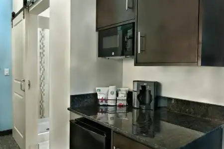 Oxford Suites Bellingham - 29