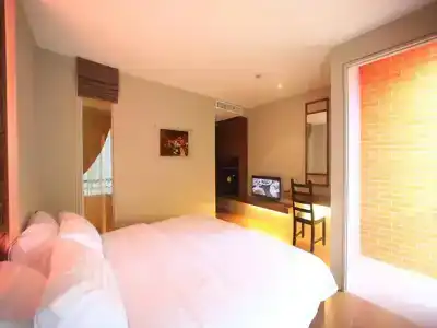 Silom One - 3