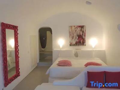 Trieris Villa & Suites - 73