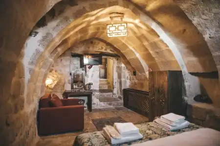 Tale Cave Inn - 22