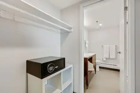 Holiday Inn & Suites Ottawa Kanata by IHG - 133