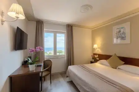 Central Wellness - 230