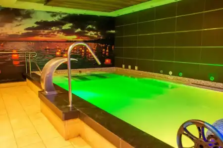 SPA QH Centro Leon - 10