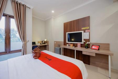 RedDoorz Premium near Ragunan Zoo 2 - 47