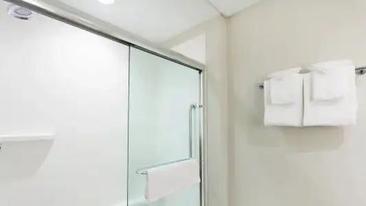 Holiday Inn Express & Suites Panama City Beach - Beachfront by IHG - 35