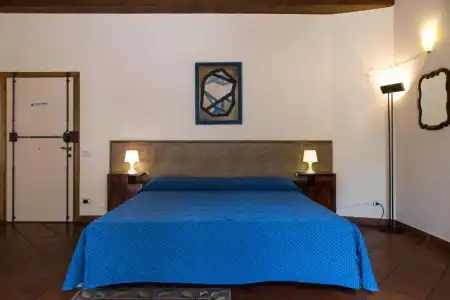 Regis Condo - 216