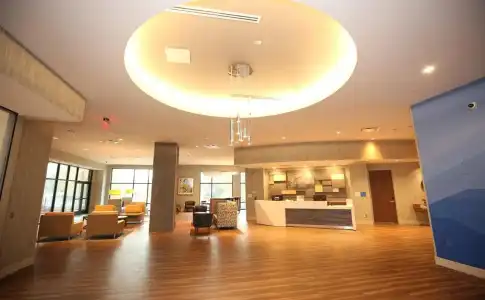 Holiday Inn Express & Suites Charlotte - South End by IHG - 9