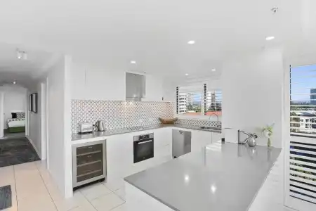 De Ville Apartments - 241
