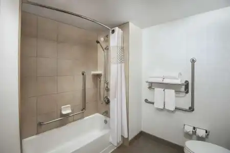 Hampton Inn & Suites Barrie - 44