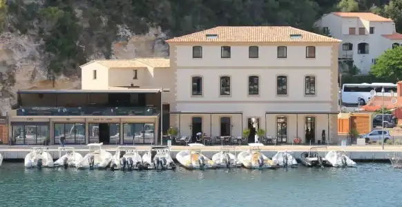 Le Centre Nautique Suites - 10