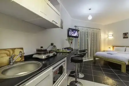 Royal Beach Serviced Apartments - 17