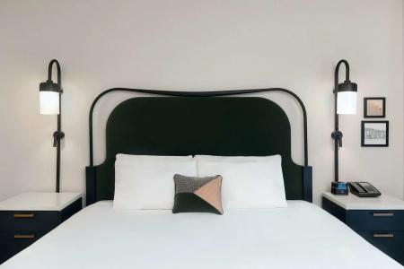 Pennyweight Boston, Curio Collection by Hilton - 6