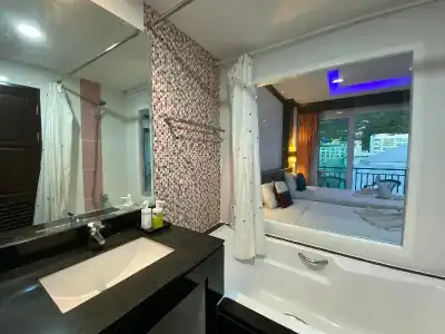 77 Patong & Spa - 39