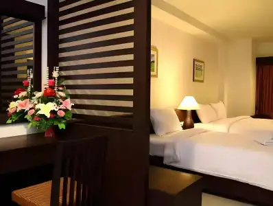 The White Pearl - 6