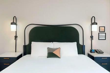 Pennyweight Boston, Curio Collection by Hilton - 50