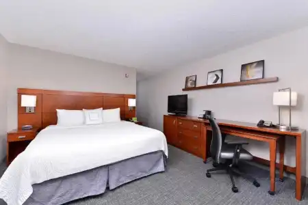 Courtyard Marriott Laredo - 28
