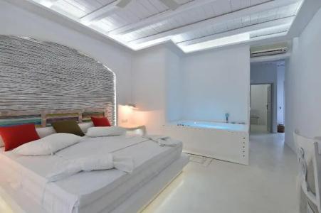 Zefi & Suites - 258