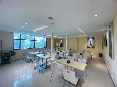 City Comfort Inn - 11