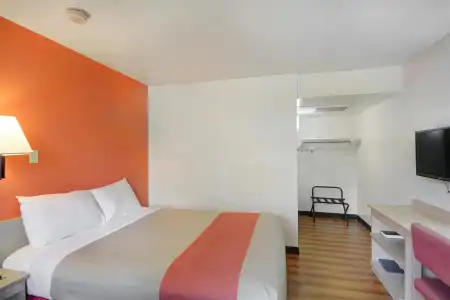 Motel 6 Wichita, KS - 4