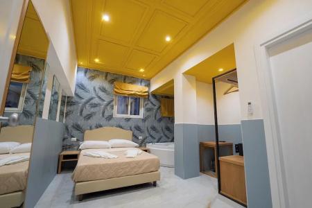 H. G. Boutique Toledo Napoli Centro - 83