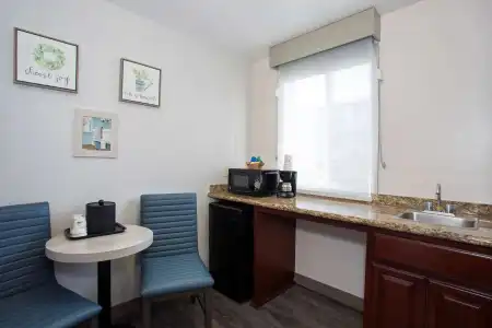 SureStay by Best Western Santa Monica - 15