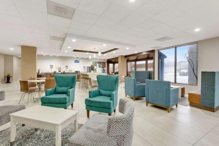 Clarion Pointe Near Erie Casino - 1