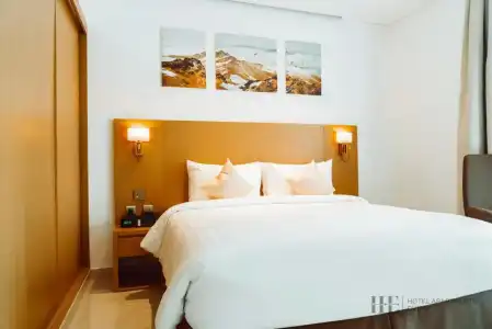 HE Apartments - 6