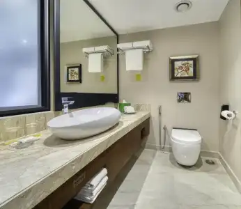 Holiday Inn Kolkata Airport by IHG - 51