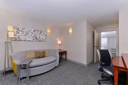 Courtyard Marriott Laredo - 38