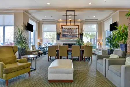 Hilton Garden Inn Green Bay - 39