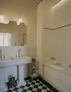 Château Voltaire - 44