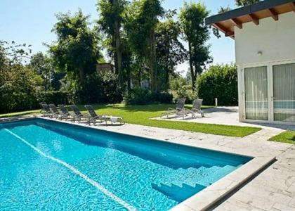 Hirschen in Freiburg-Lehen - 18