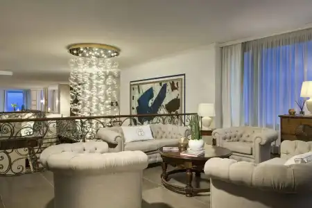Byron Bellavista - 1