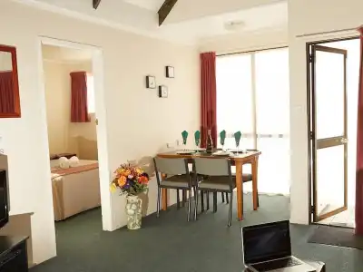 Bavarian Motel - 15