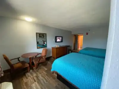 Mountain Vista Inn & Suites - 18