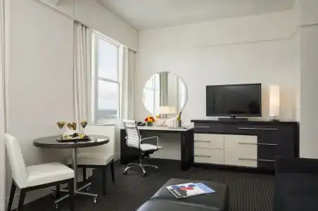 Loews Philadelphia - 82
