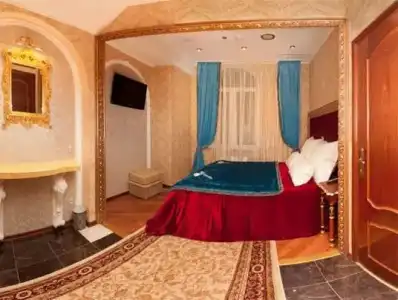 Royal De Paris - 56