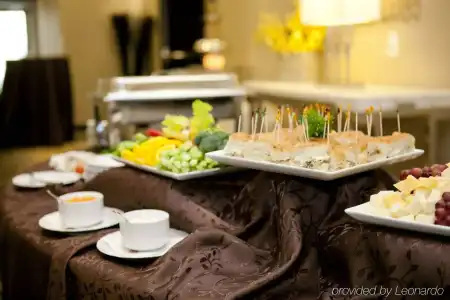 Hilton Garden Inn Toronto/Brampton - 13
