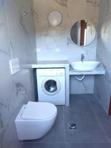 Lagoon View Apartments - Adults Only - 106