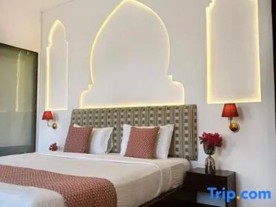 Atulyaa Taj - 99