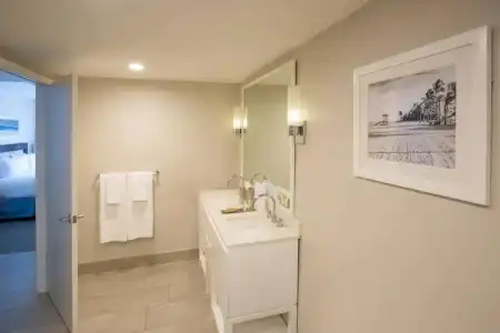 Doubletree Resort by Hilton Hollywood Beach - 14