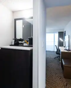 DoubleTree by Hilton Calgary North - 45