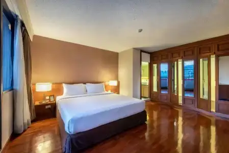 Bandara Silom Suites - 222