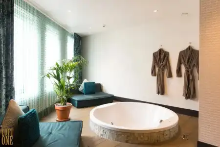 Manzo's Suites - 88