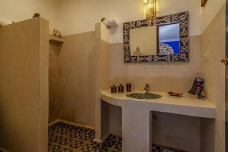 Riad Bamileke - 24