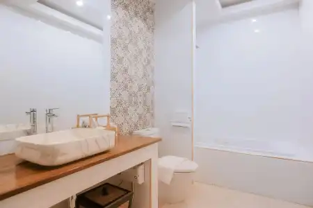 The Robertson House by The Crest Collection - 15